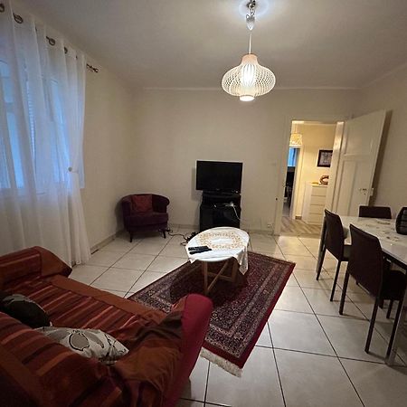 Bel Appartement en RDC proche Straatsburg Buitenkant foto